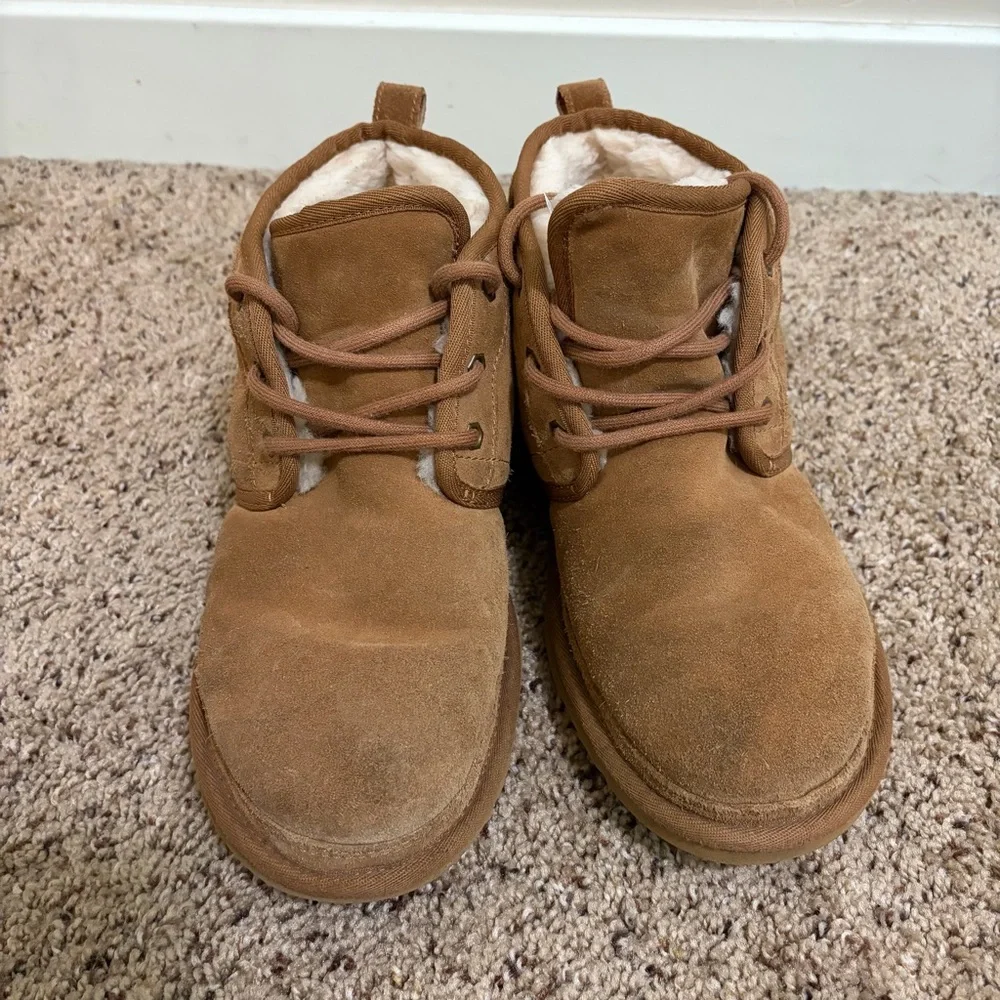 UGG Neumel Men’s Suede Chukka Boots Size 8, Chestnut Brown